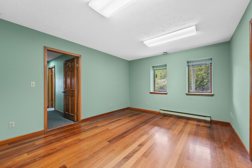 More Photos Of 9435 E Cherry Bend Rd, Traverse City Warehouse For Sale