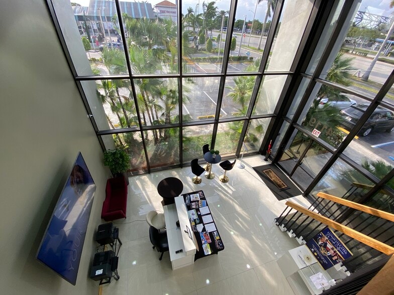 More Photos Of 4119 Blue Heron Blvd W, Riviera Beach Office For Sale