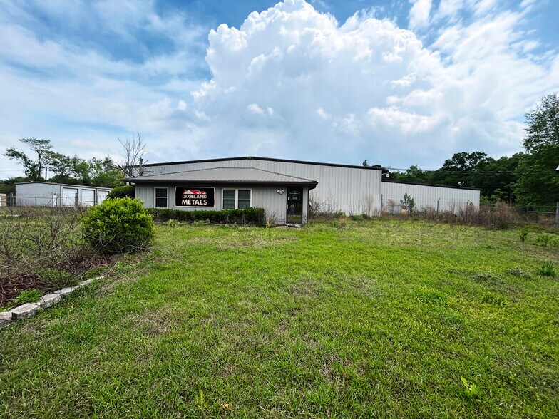 More Photos Of 378 Eastland Rd, Dothan Distribution For Sale