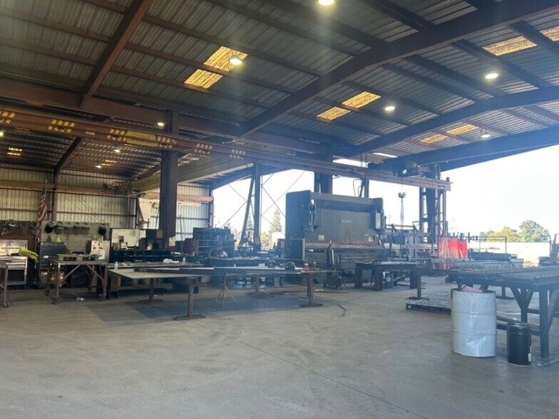 More Photos Of 521 Hi Tech Pky, Oakdale Manufacturing For Lease