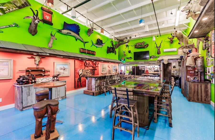 More Photos Of 16261 Pine Ridge Rd, Fort Myers Warehouse For Sale