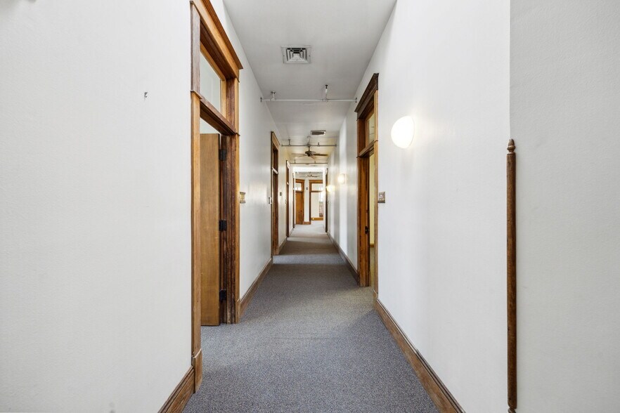 More Photos Of 211-215 S Jennings Ave, Fort Worth Loft Creative Space For Lease