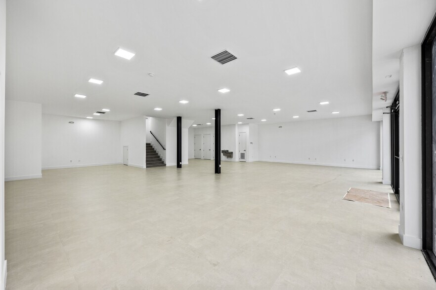 More Photos Of 129 N Miami Ave, Miami Restaurant For Lease