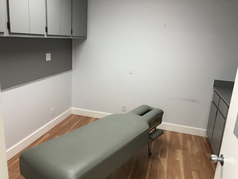 More Photos Of 1840 Forest Hill Blvd, West Palm Beach Medical For Sale