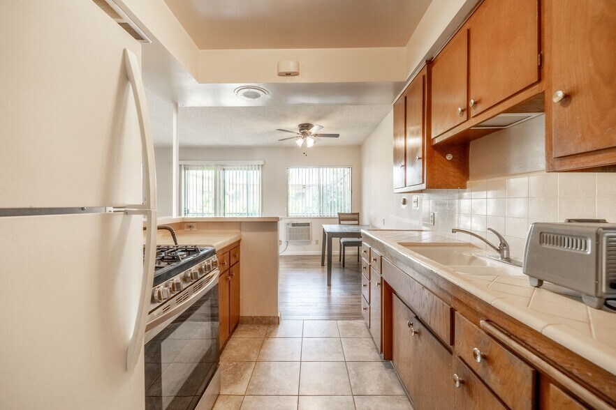 More Photos Of 920 N 1st, Alhambra Apartments For Sale