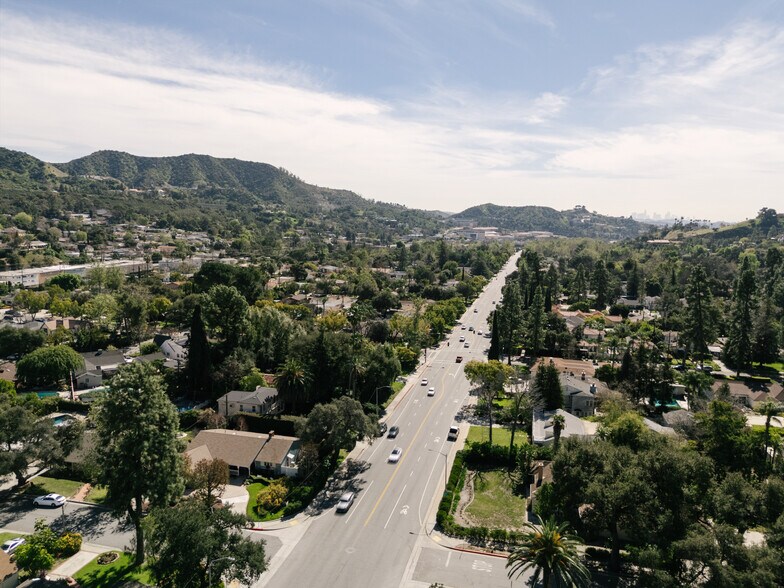More Photos Of 2505 Canada Blvd, Glendale Office For Lease