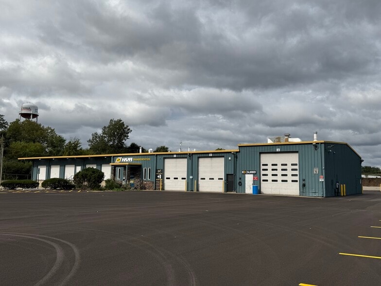 More Photos Of 7013 Sands Rd, Crystal Lake Truck Terminal For Lease