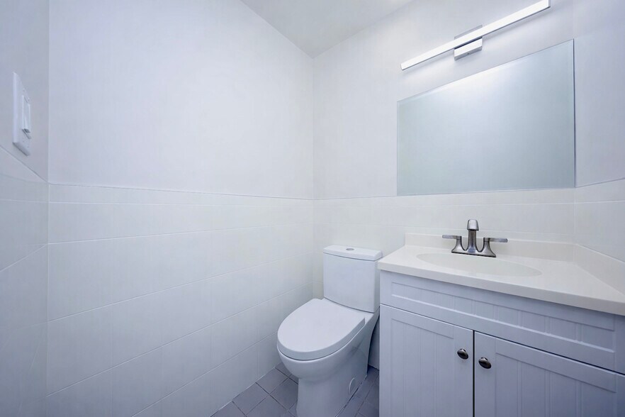 More Photos Of 2940 Richmond Ter, Staten Island Loft Creative Space For Sale