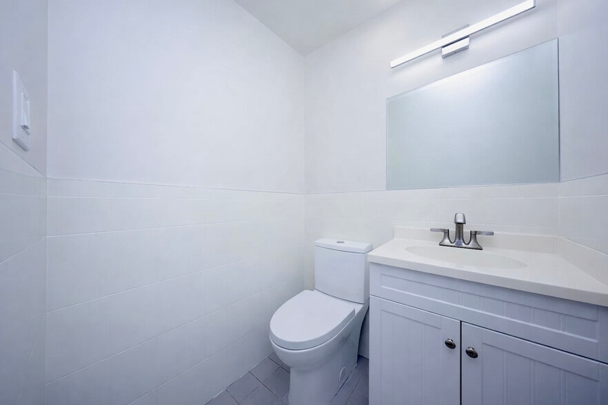 More Photos Of 2940 Richmond Ter, Staten Island Loft Creative Space For Sale