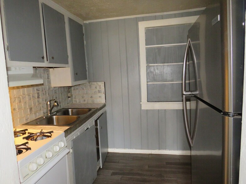 More Photos Of 925 W Main St, Yukon Apartments For Sale