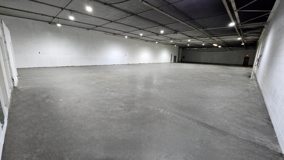 More Photos Of 1100 E 16th St, Los Angeles Warehouse For Lease