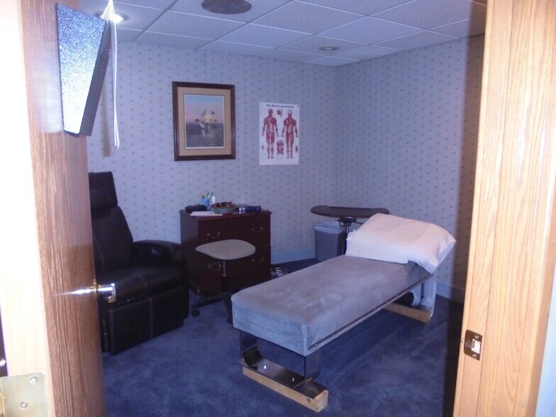 More Photos Of 320 E Hobsonway, Blythe Healthcare For Sale