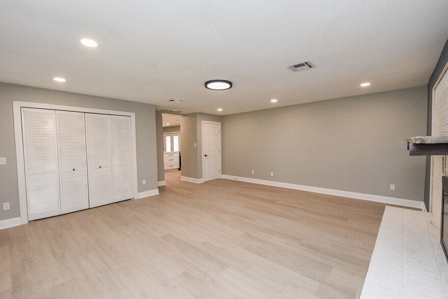 More Photos Of 19022 Old Mueschke Rd, Tomball Medical For Lease