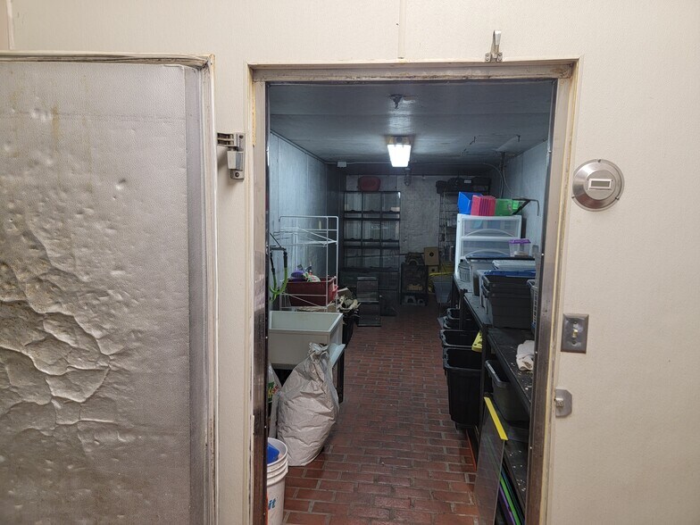 More Photos Of 856 S Alma School Rd, Mesa Freestanding For Sale