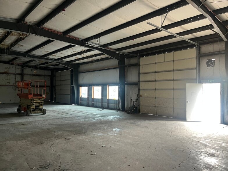 More Photos Of 9312 W 10th Ave, Kennewick Warehouse For Lease