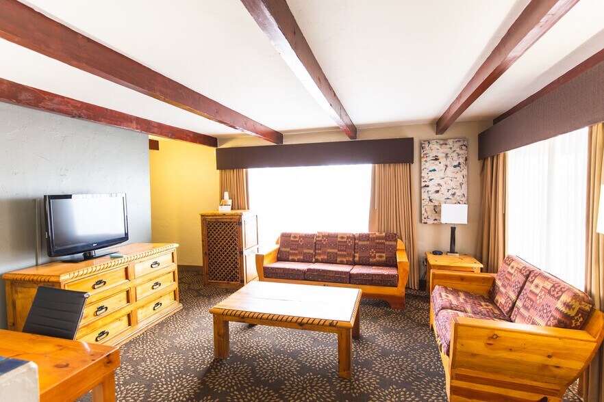 More Photos Of 1765 S Main St, Las Cruces Hotel For Sale