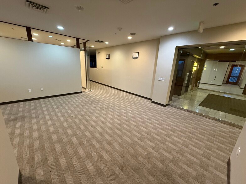 More Photos Of 291 E Shore Dr, Eagle Office For Lease