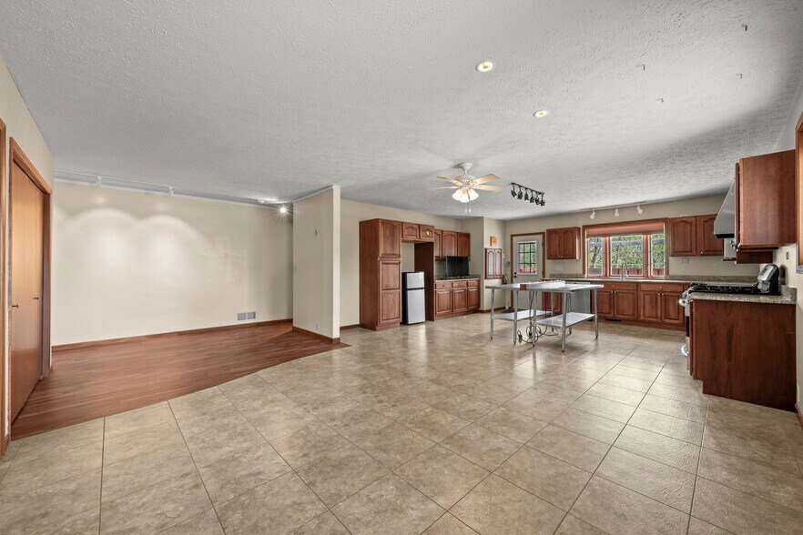 More Photos Of 832 S Main St, Canton Specialty For Sale