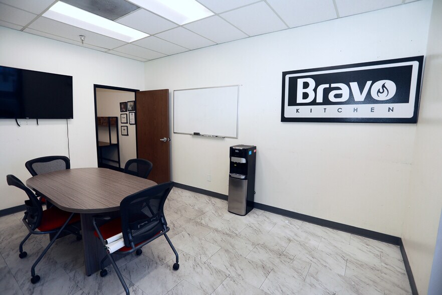 More Photos Of 4301 S Valley View Blvd, Las Vegas Warehouse For Lease