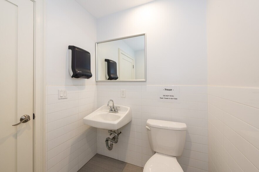 More Photos Of 142 Wyckoff Ave, Brooklyn Storefront Retail Residential For Lease