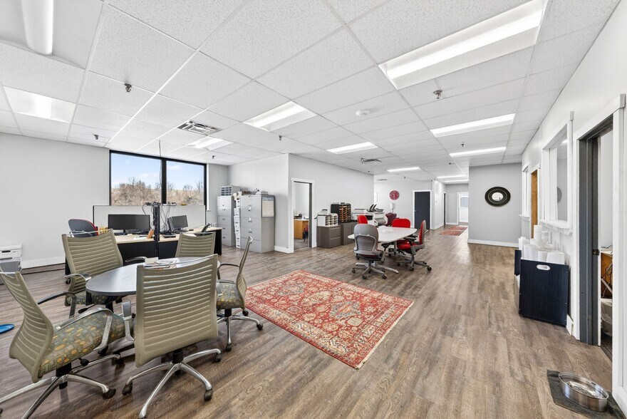 More Photos Of 1333 Research Rd, Gahanna Manufacturing For Sale