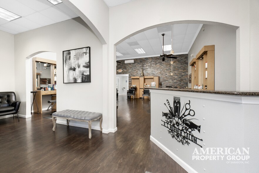 More Photos Of 20020 Veterans Blvd, Port Charlotte Office For Sale