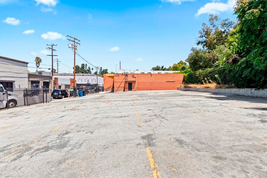 More Photos Of 410-420 E Beach Ave, Inglewood Warehouse For Sale