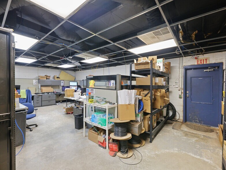 More Photos Of 2567 Athens Hwy, Gainesville Warehouse For Lease