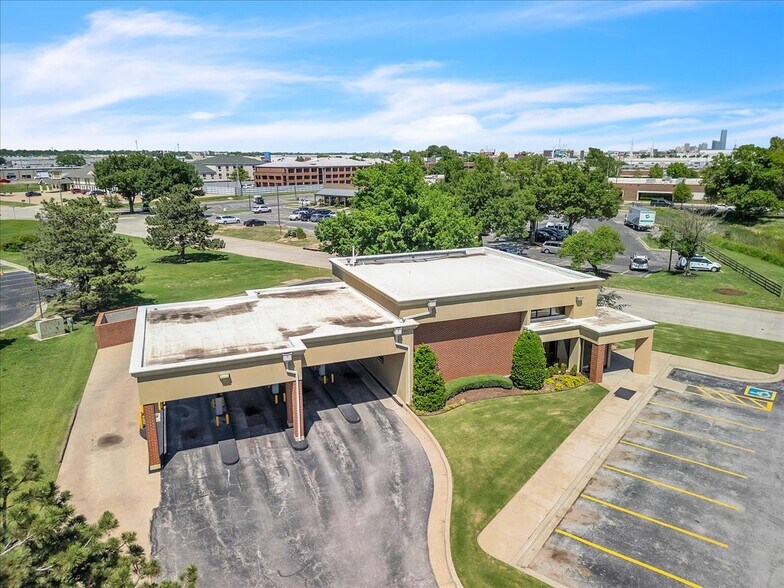 More Photos Of 809 Cornell Pky, Oklahoma City Storefront Retail Residential For Lease