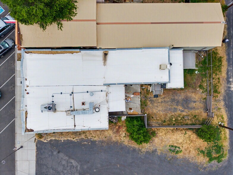 More Photos Of 330 Main Ave E, Soap Lake Freestanding For Lease