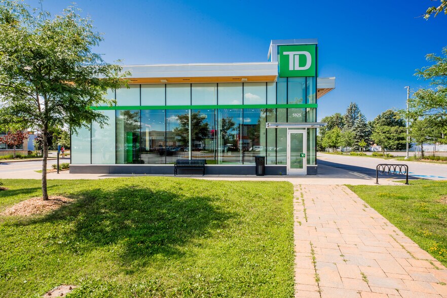 More Photos Of 5839 Blvd Cousineau, Longueuil Unknown For Lease