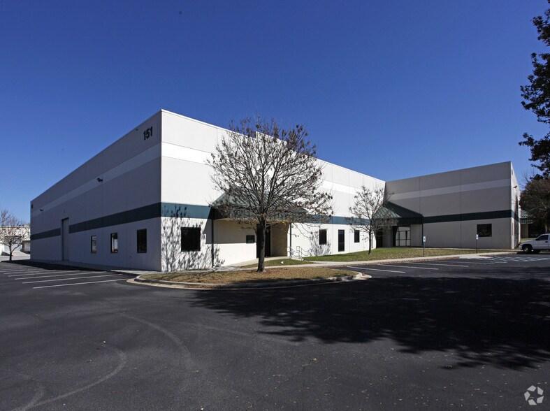More Photos Of 151 Jetplex Blvd, Huntsville Industrial For Lease