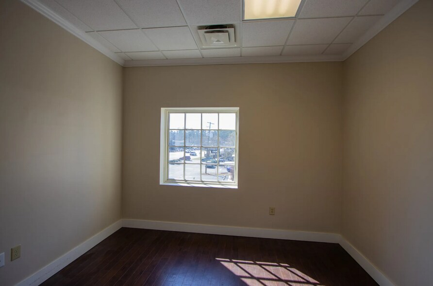 More Photos Of 4875 Forest Dr, Columbia Bank For Lease