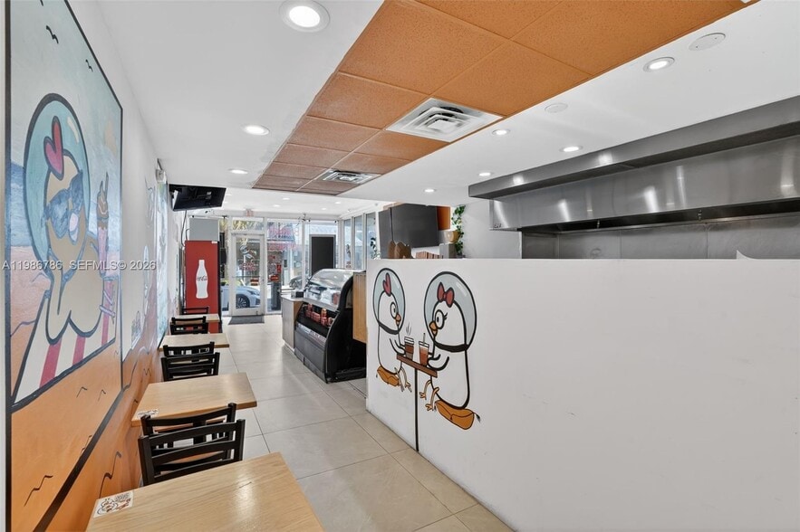 More Photos Of 3134-3150 NE 9th St, Fort Lauderdale Restaurant For Lease