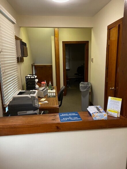 More Photos Of 117 E. Laurel Rd, Stratford Medical For Lease