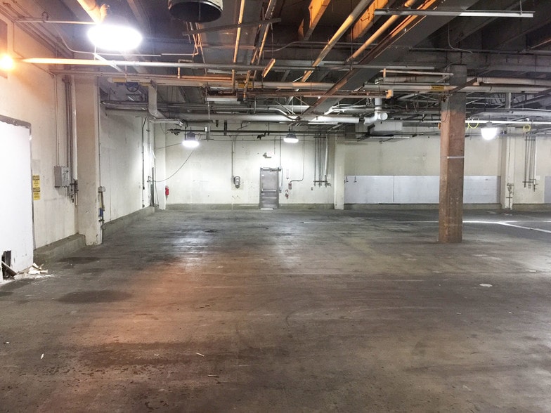 More Photos Of 201 Range Dr, Garland Warehouse For Lease