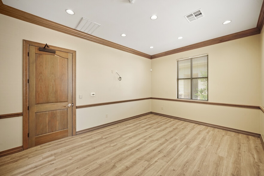 More Photos Of 4626 Riverstone Blvd, Missouri City Medical For Sale