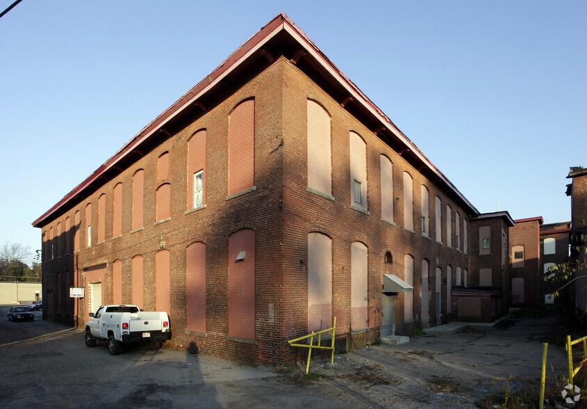 More Photos Of 7 Dunnell Ln, Pawtucket Warehouse For Lease