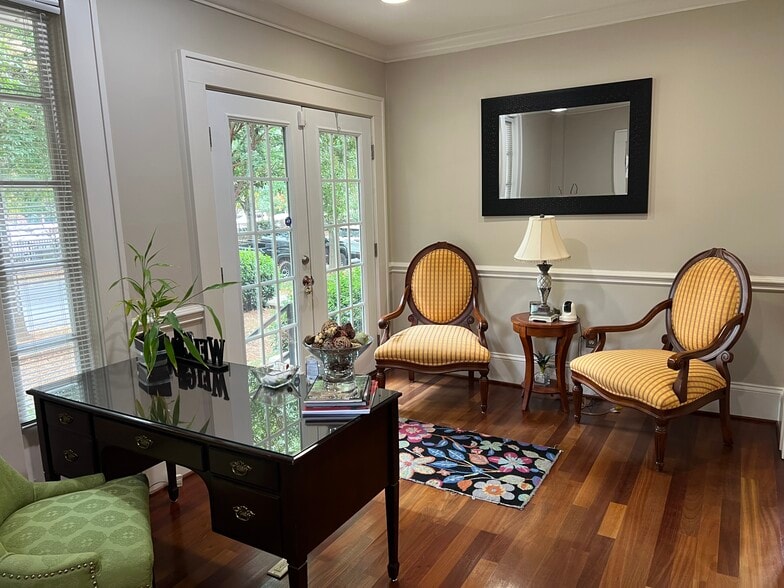 More Photos Of 222 Baldwin Ave, Charlotte Office For Lease