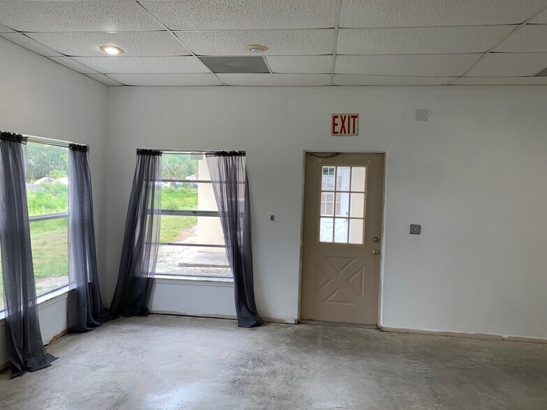 More Photos Of 18350 Paulson Dr, Port Charlotte Warehouse For Sale