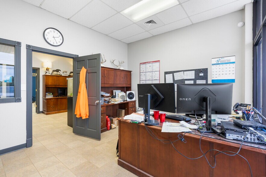 More Photos Of 2752 E Kearney St, Springfield Freestanding For Sale