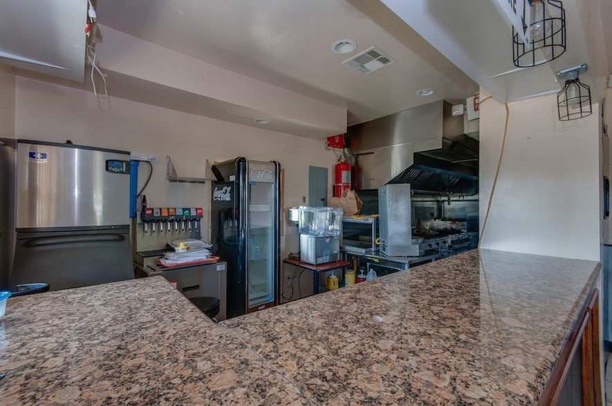 More Photos Of 5740 S Wayside Dr, Houston Restaurant For Lease