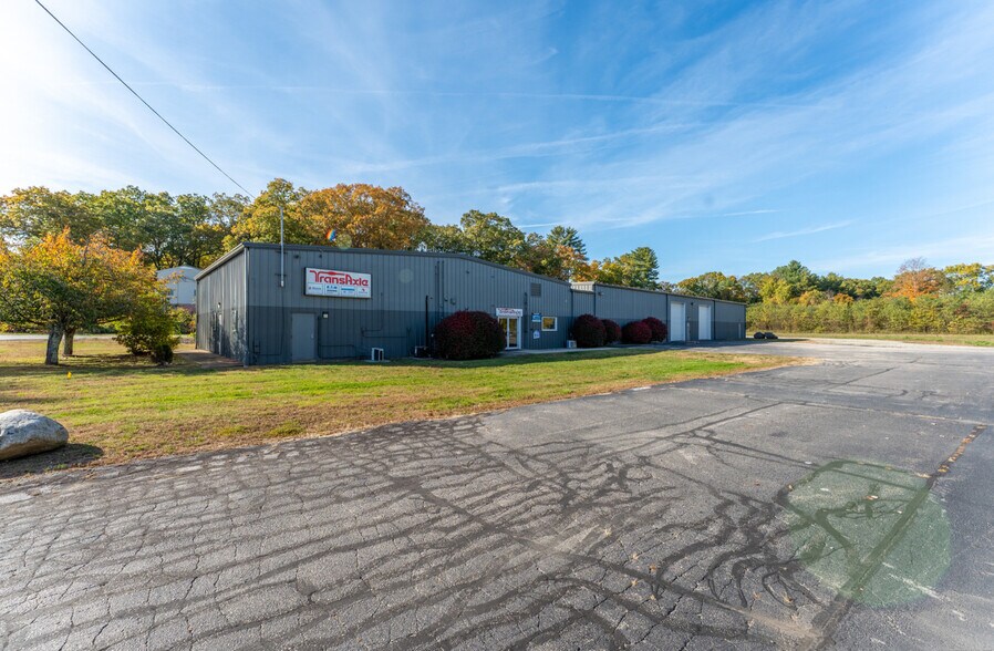 More Photos Of 429 Lake Rd, Killingly Warehouse For Lease