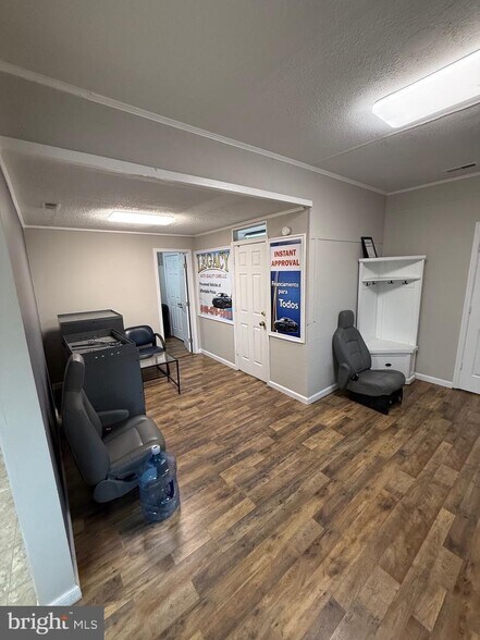 More Photos Of 476-486 Cambridge St, Fredericksburg Auto Dealership For Lease