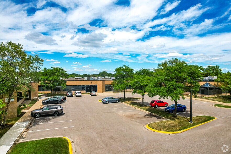 More Photos Of 2905 Northwest Blvd, Plymouth Light Distribution For Lease