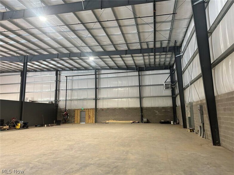More Photos Of 200 8th St, Chester Warehouse For Lease
