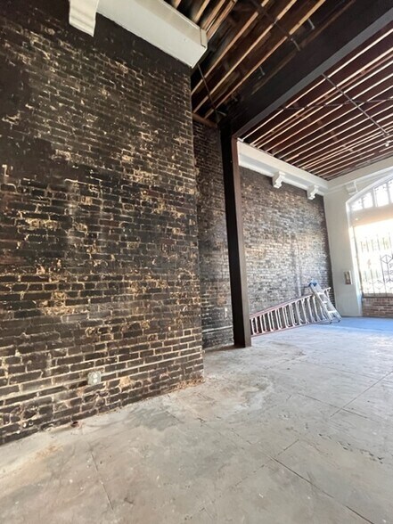 More Photos Of 3176-3188 W 8th St, Los Angeles Apartments For Lease