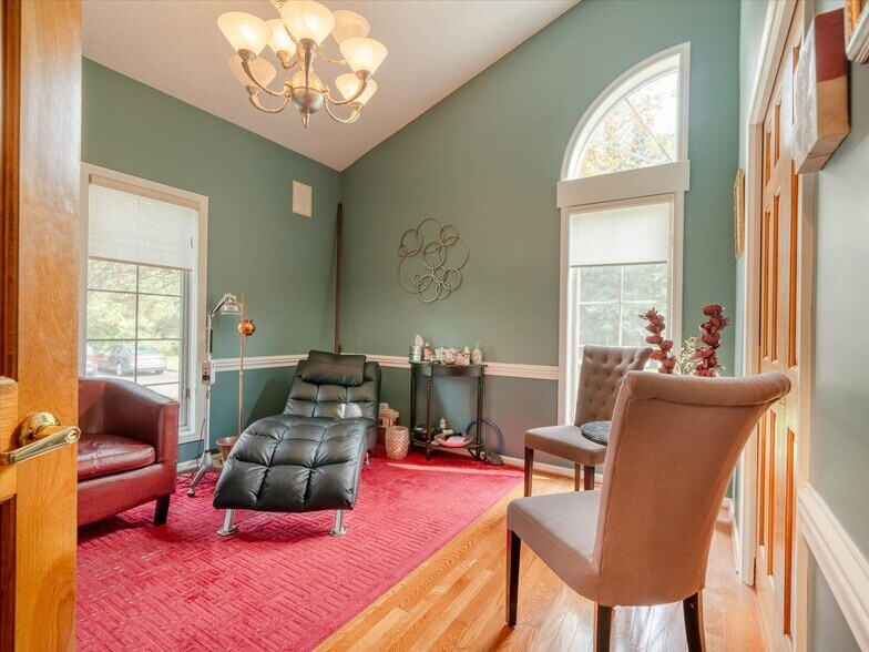 More Photos Of 55 Sullys Trl, Pittsford Office For Lease