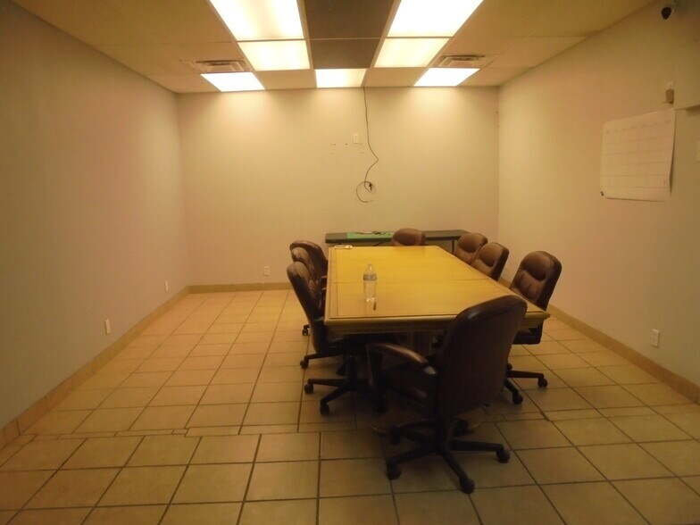 More Photos Of 132 E Hobsonway, Blythe Office For Sale