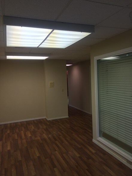 More Photos Of 4 The Pines Ct, Saint Louis Office Residential For Sale